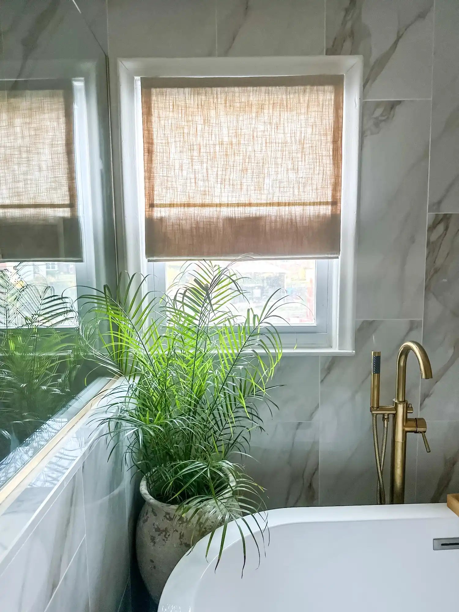 modern bathroom window dressing Bathroom Window Treatment Ideas I Spiffy Spools