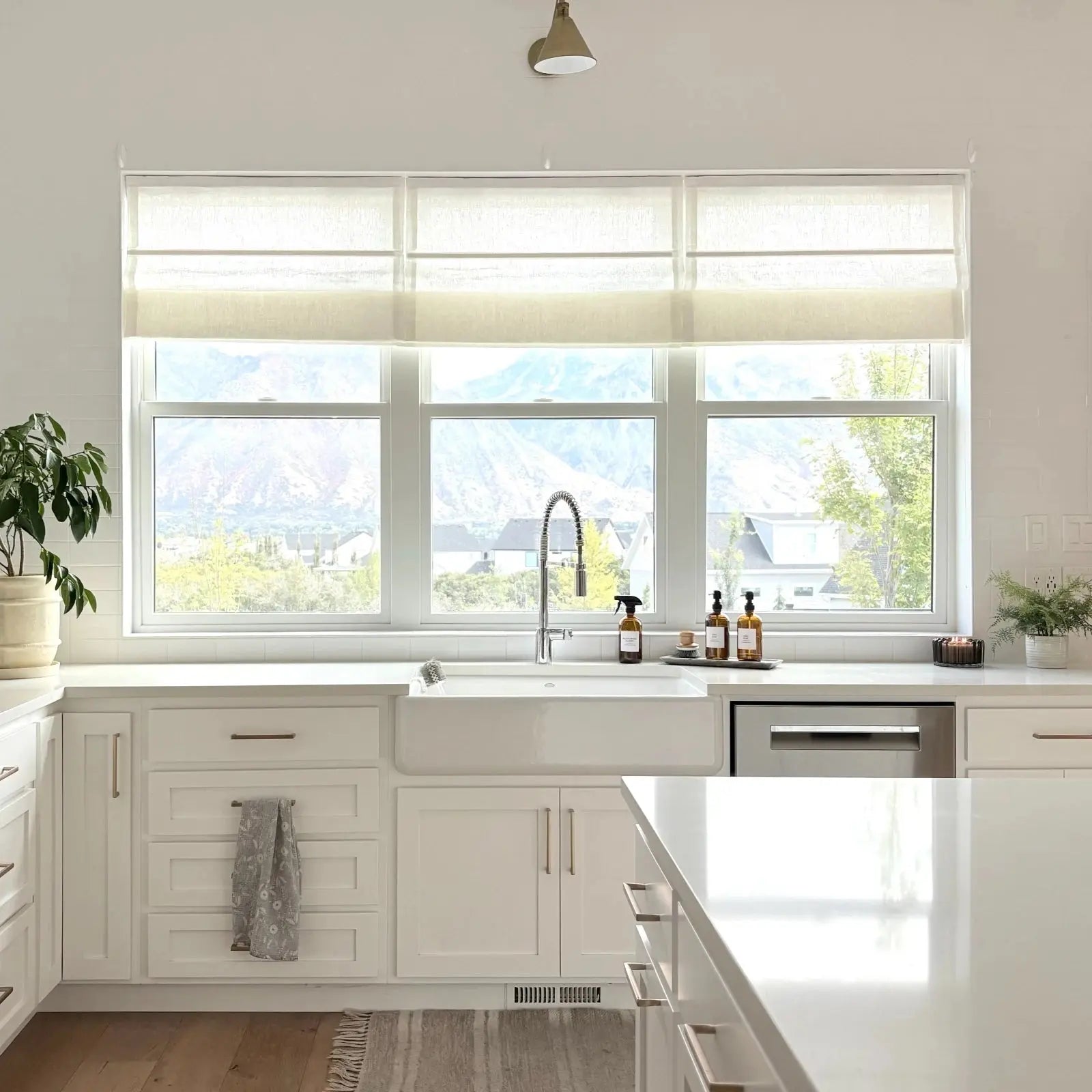 TWOPAGES Patti Roman Shades