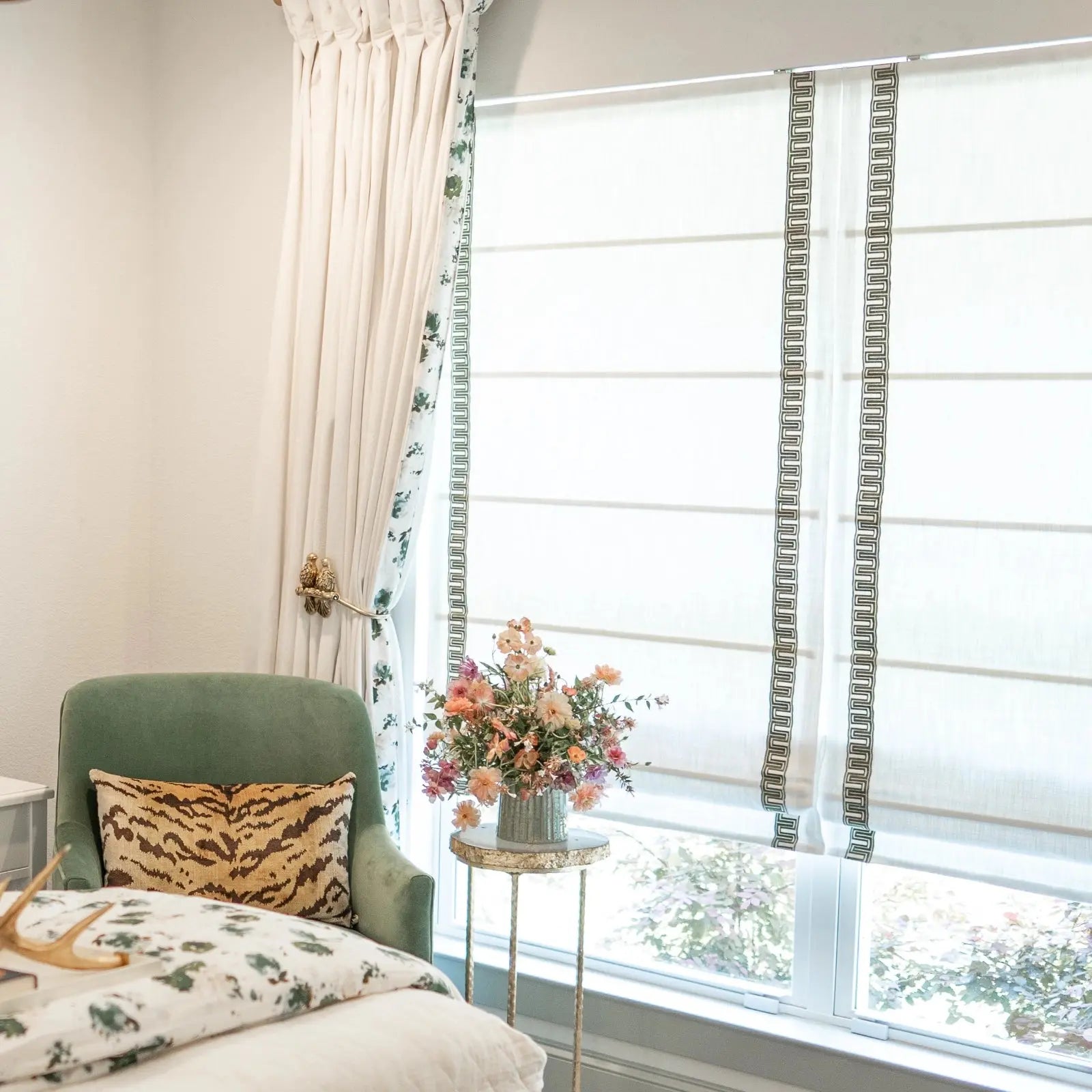 Custom Roman Shade with Trim Border Cordless -TWOPAGES